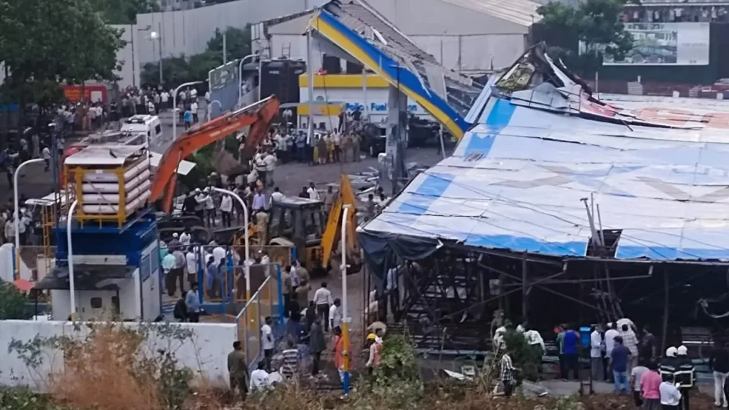 Mumbai hoarding collapse: