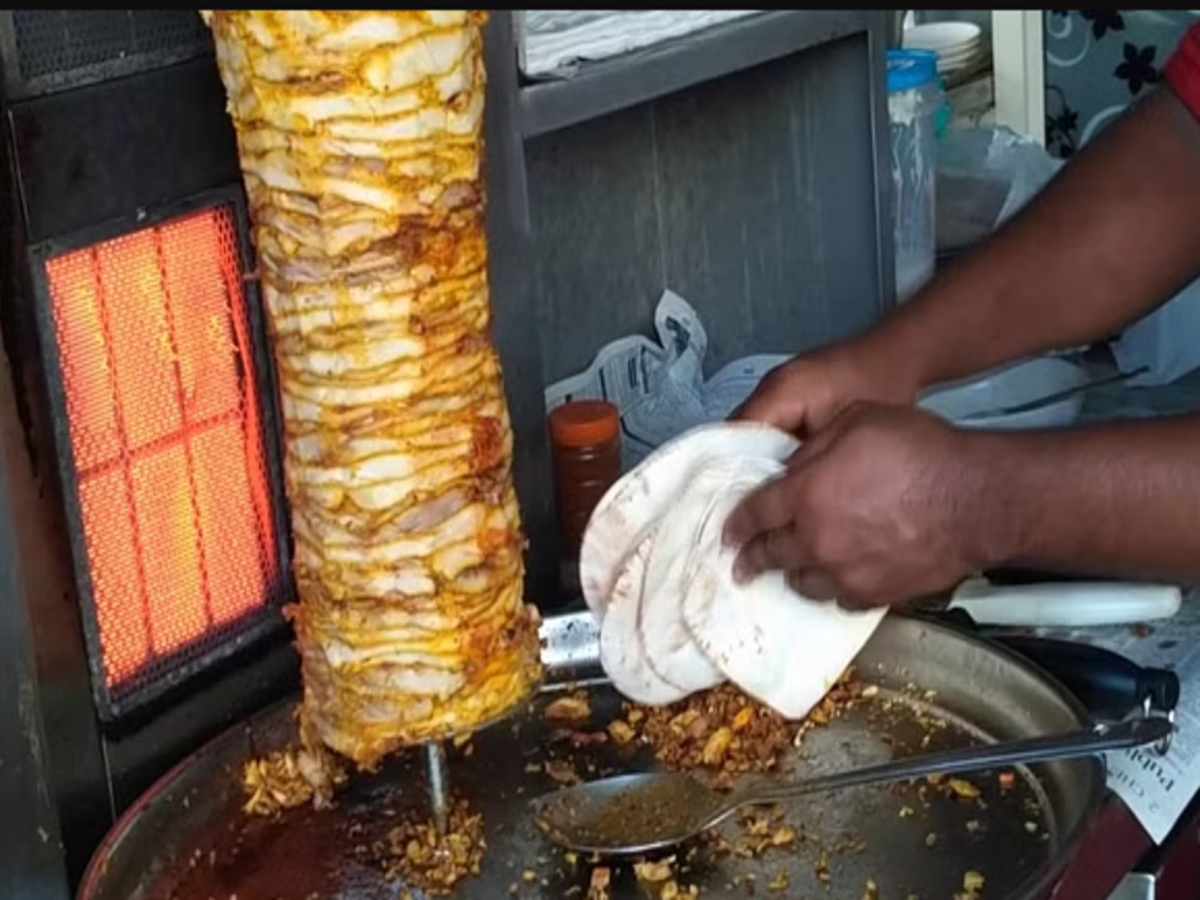 Shawarma kills 19-year-old in Mumbai, roadside food vendors arrested